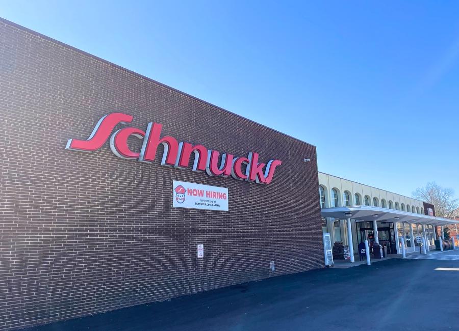 Schnucks storefront in Creve Coeur