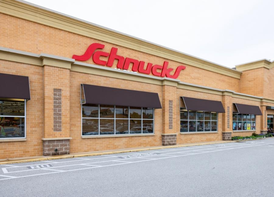 Schnucks storefront in Des Peres