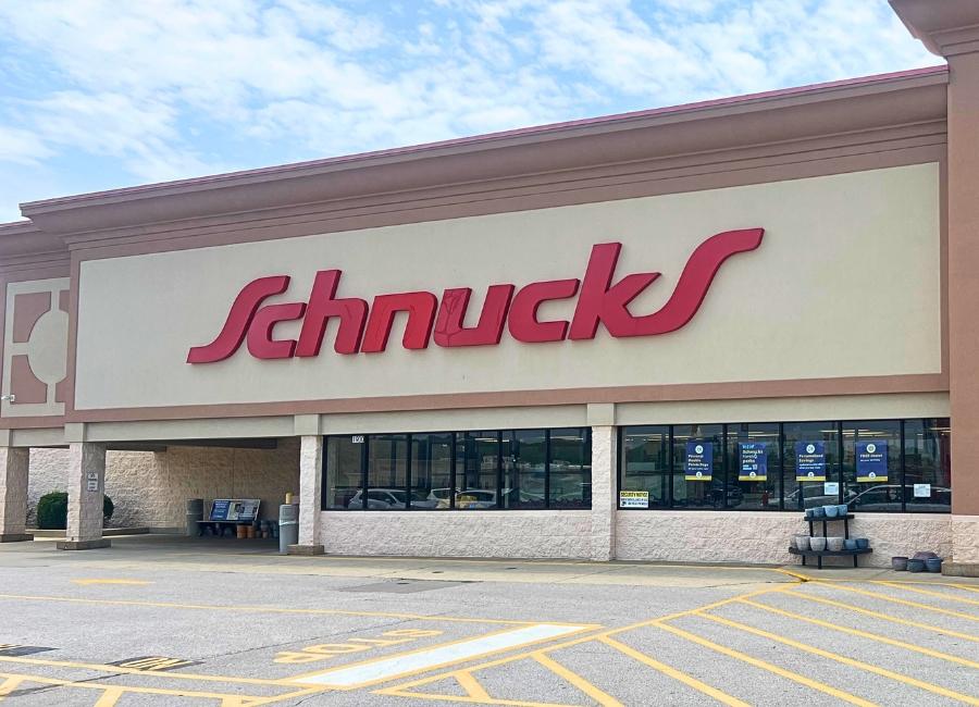 Schnucks storefront in Wood River
