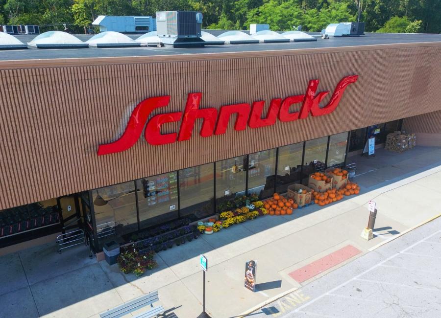 Schnucks storefront in Alton