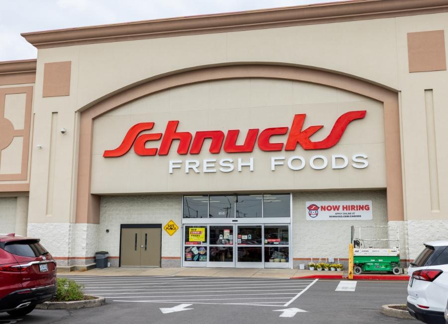 Schnucks storefront in Water Tower