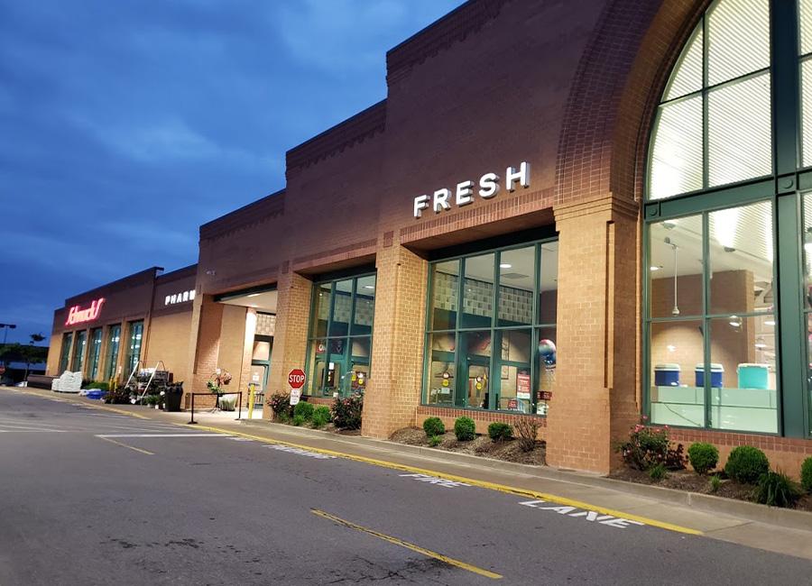 Schnucks storefront in Crestwood