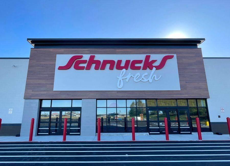 Schnucks storefront in Oak Grove Village