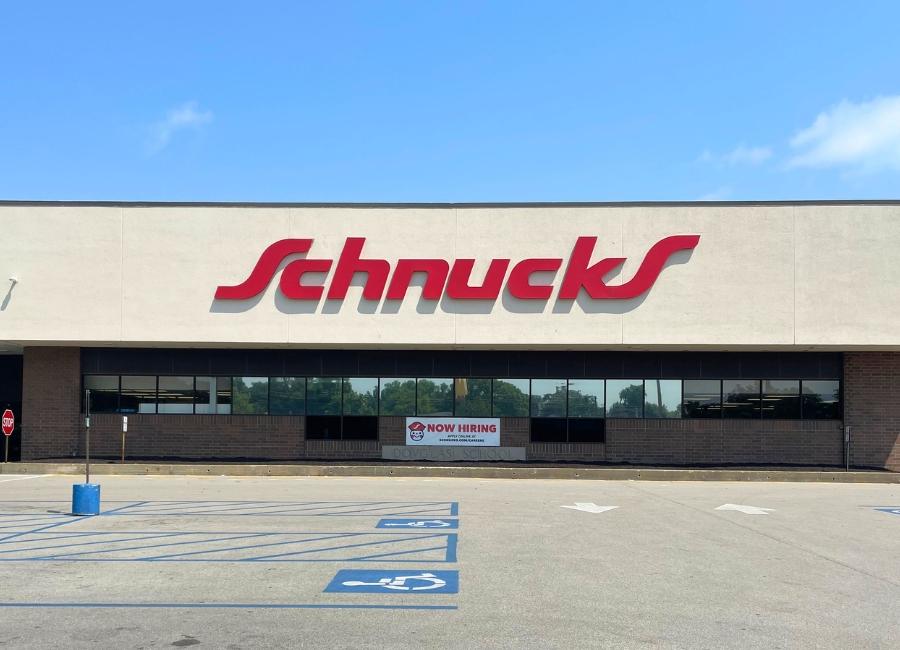 Schnucks storefront in Pekin