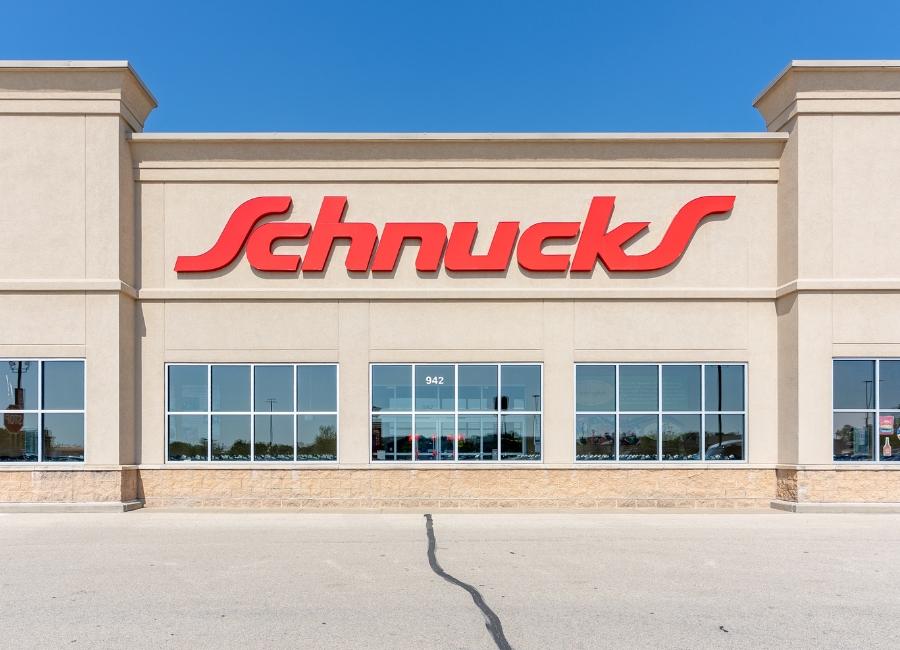 Schnucks storefront in Farmington